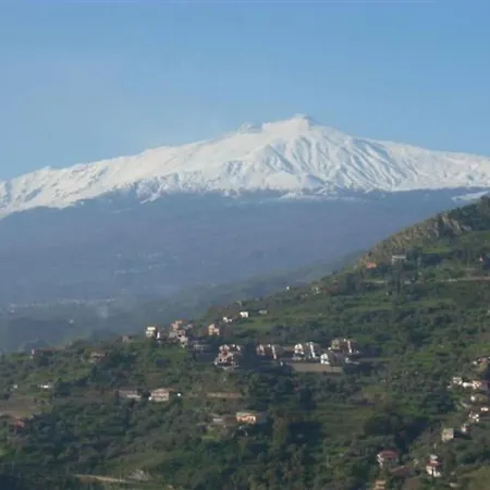 Erika- Panoramic Flat Taormina